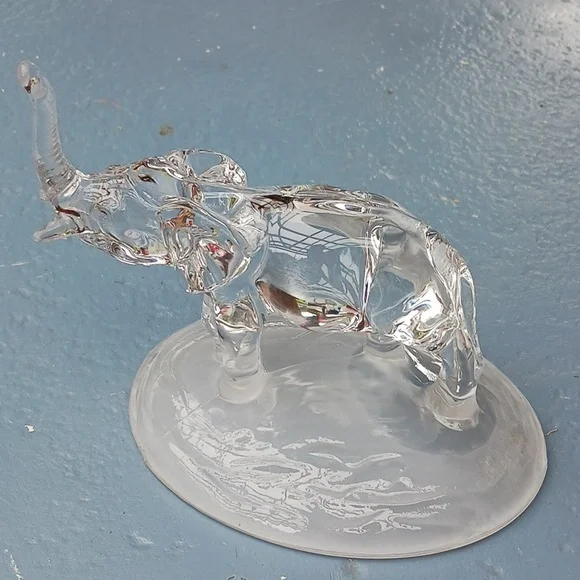 Crystal Elephant - Picture 1 of 1